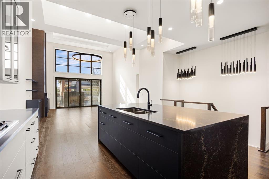 315 Elveden Court SW, Calgary, Alberta  T3H 2A9 - Photo 12 - A2303163