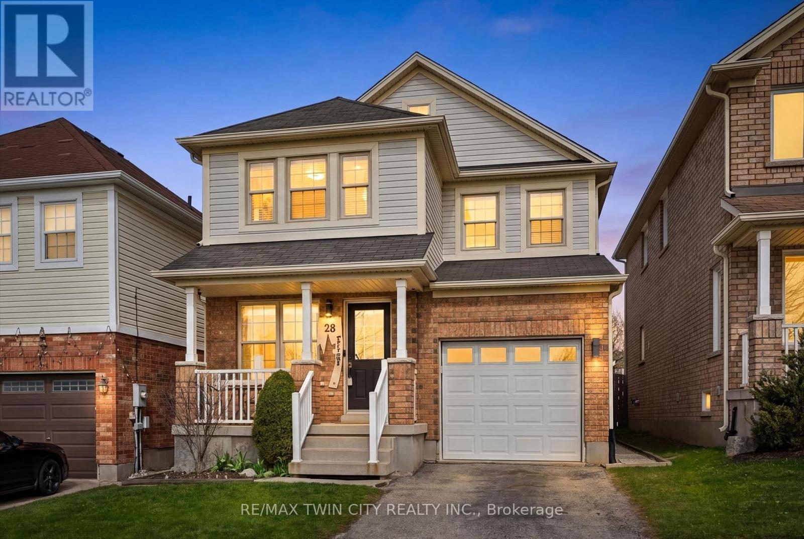 28 GRIFFITHS AVENUE, Cambridge, Ontario