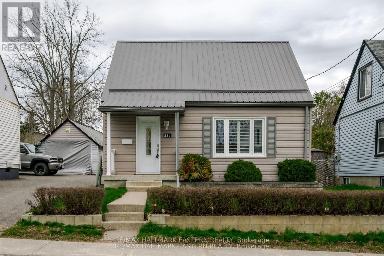 584 Paterson Street, Peterborough, Ontario  K9J 4R2 - Photo 1 - X13032784