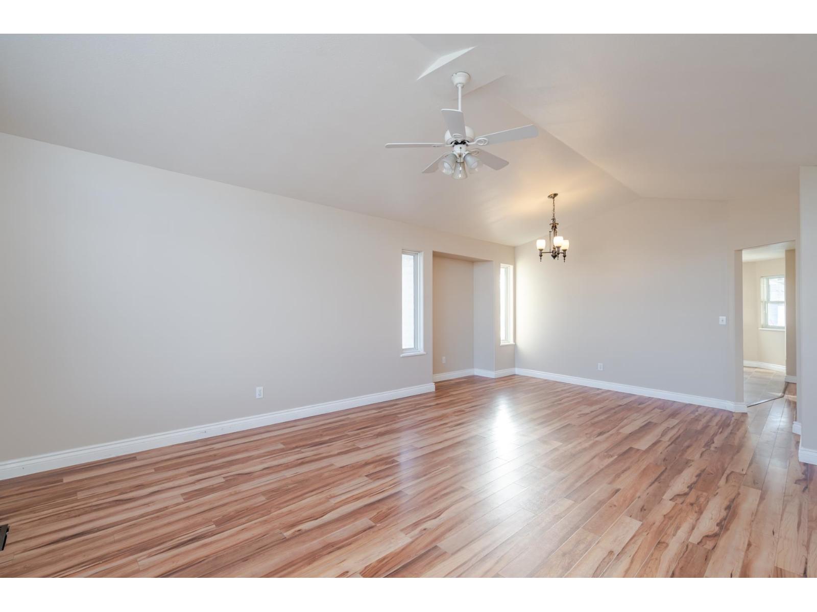 34732 7th Avenue, Abbotsford, British Columbia  V2S 8C4 - Photo 5 - R3114349