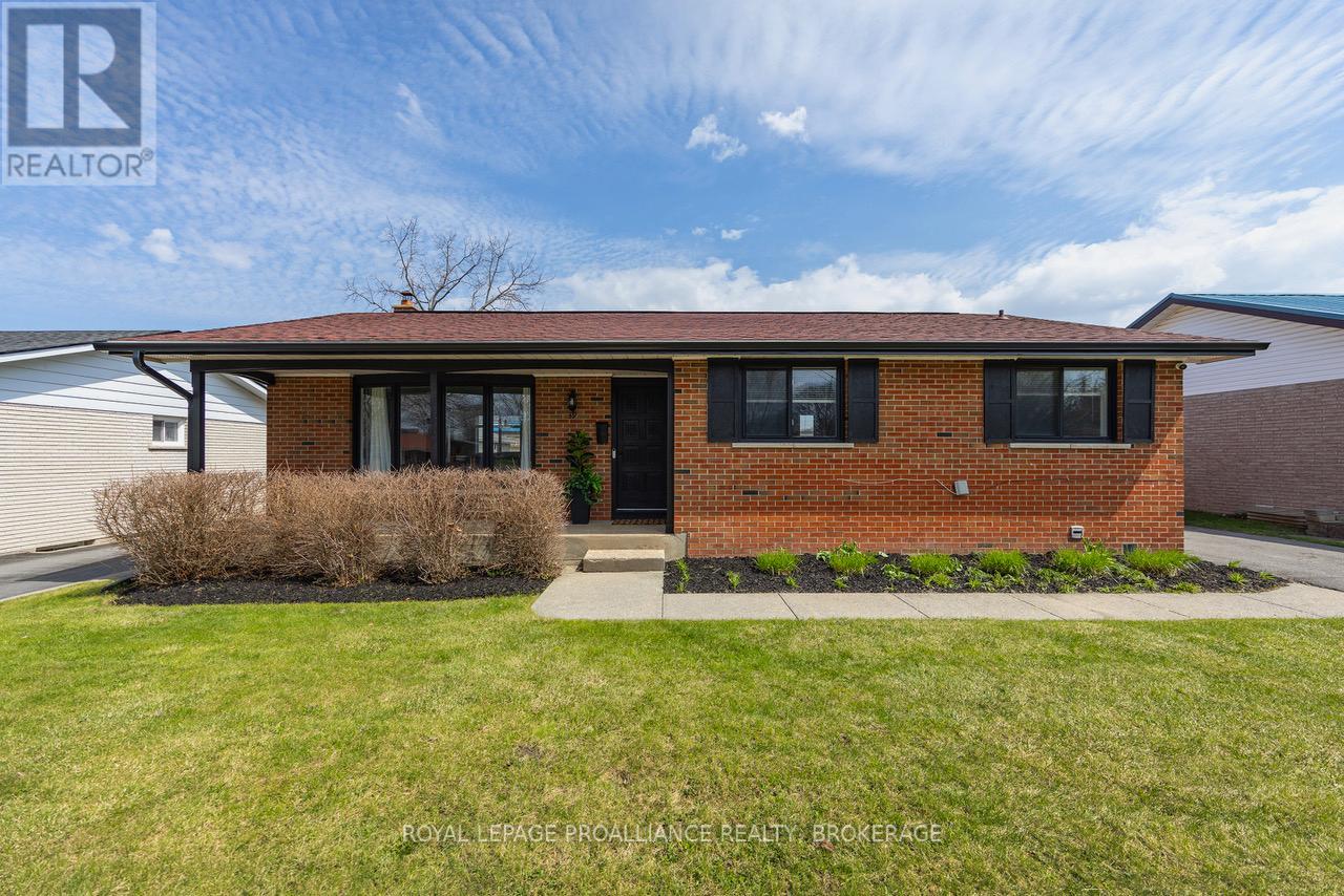 39 HOWARD CRESCENT, Kingston, Ontario