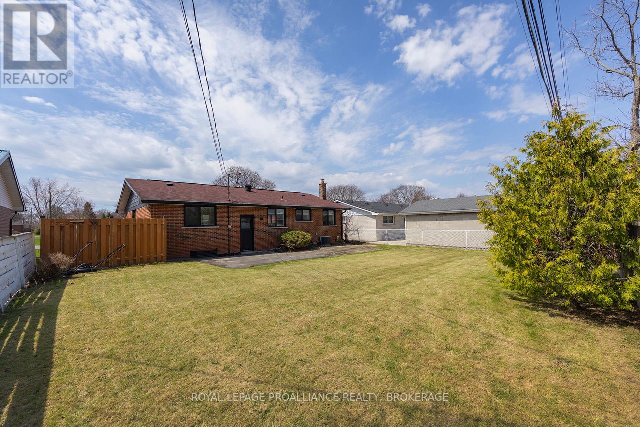 39 Howard Crescent, Kingston, Ontario  K7M 3C7 - Photo 33 - X13035536