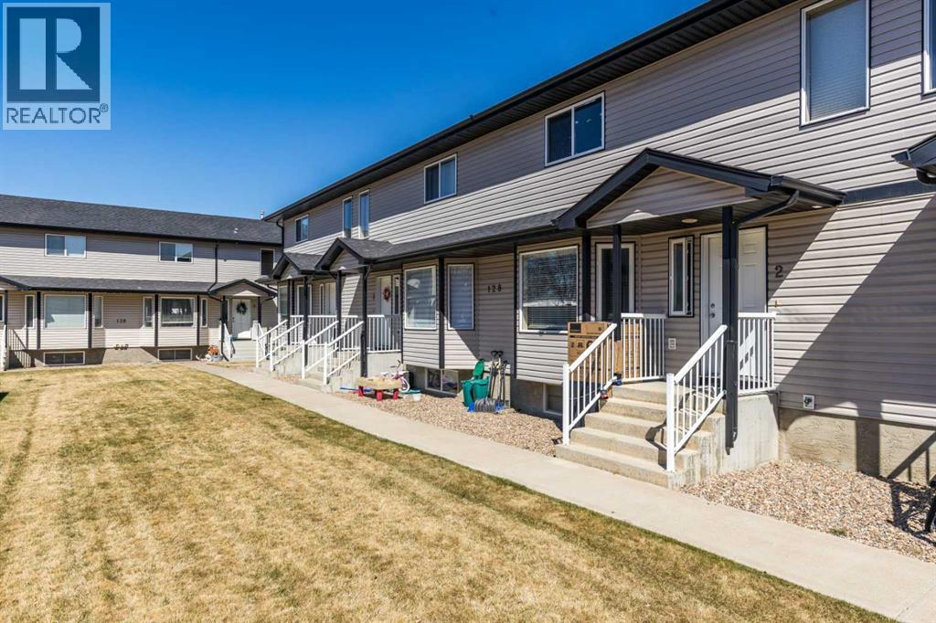 2, 128 3 Street NE, Redcliff, Alberta