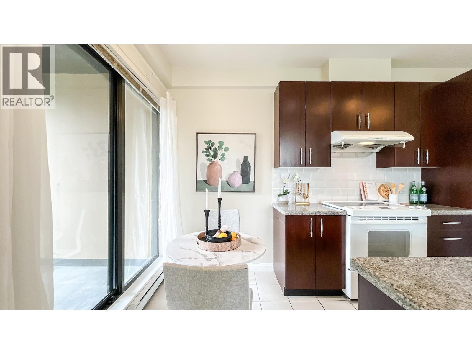 301 7368 Sandborne Avenue, Burnaby, British Columbia  V3N 5C5 - Photo 9 - R3114029