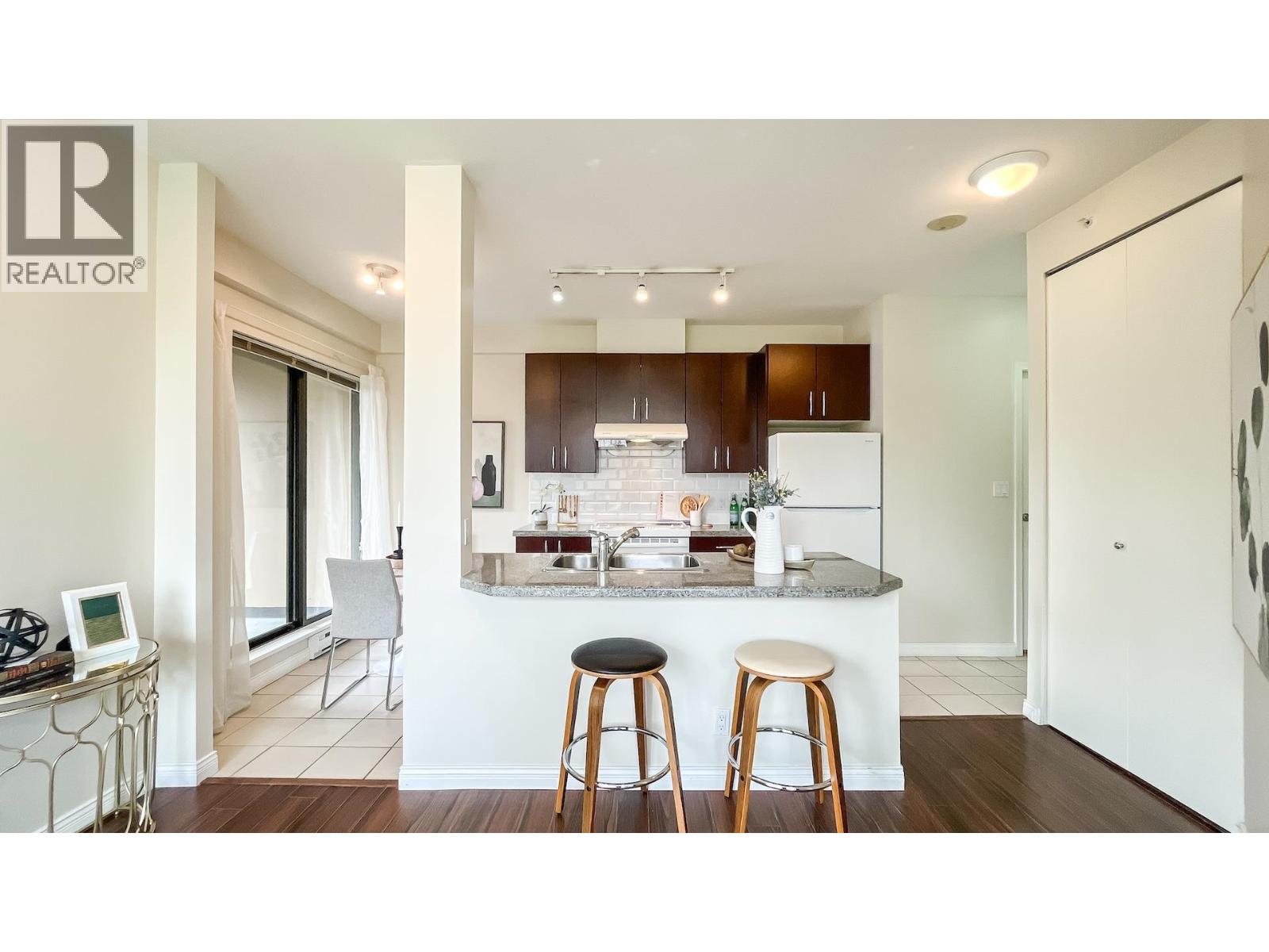 301 7368 Sandborne Avenue, Burnaby, British Columbia  V3N 5C5 - Photo 10 - R3114029