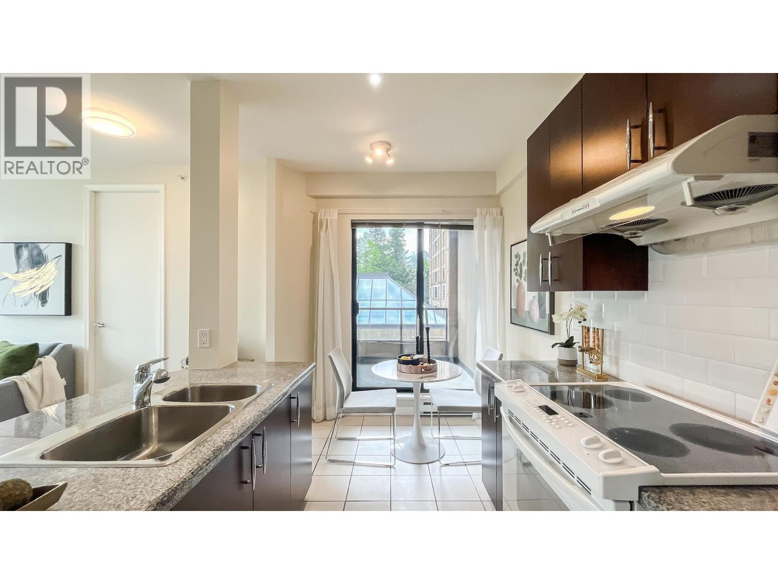 301 7368 Sandborne Avenue, Burnaby, British Columbia  V3N 5C5 - Photo 11 - R3114029