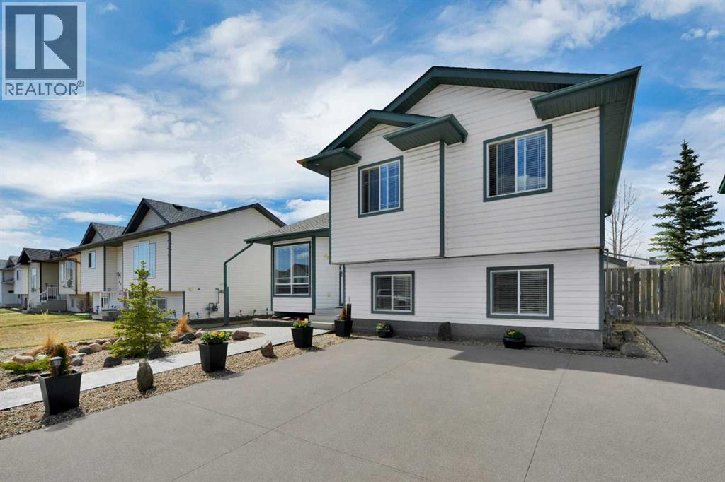 88 Premiere Crescent, Blackfalds, Alberta  T4M 0E5 - Photo 3 - A2303501