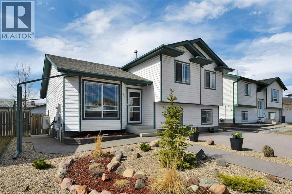 88 Premiere Crescent, Blackfalds, Alberta  T4M 0E5 - Photo 2 - A2303501