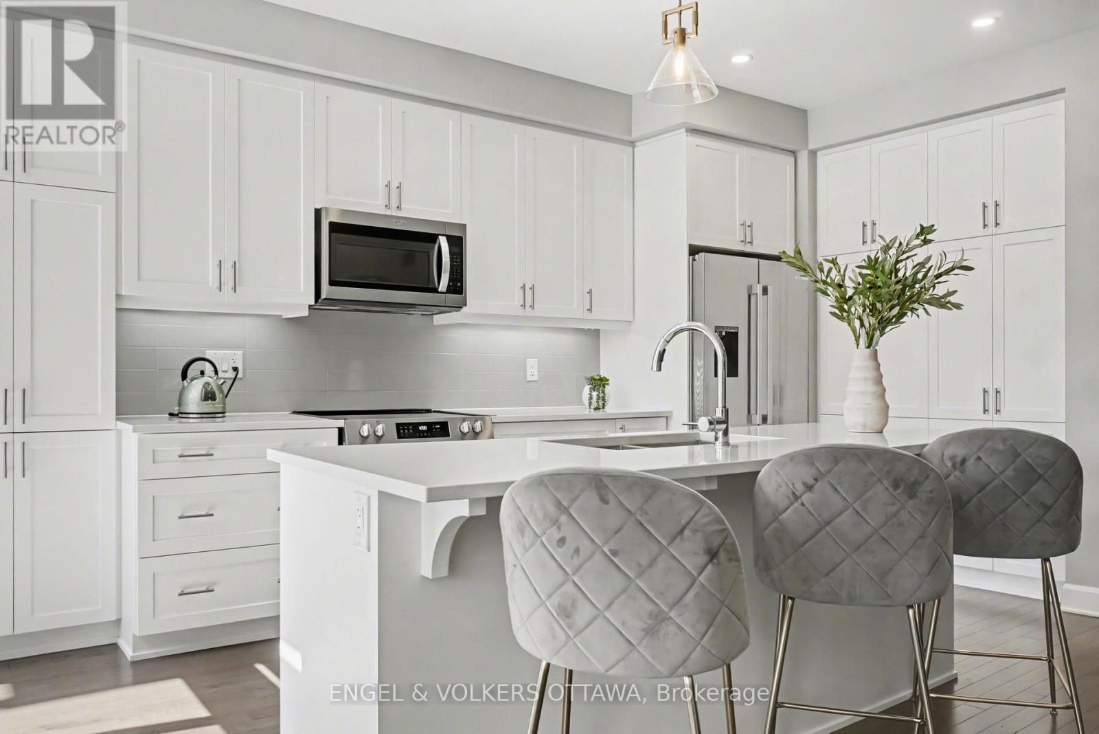 57 Mandevilla Crescent, Ottawa, Ontario  K1T 0Y2 - Photo 6 - X13035452