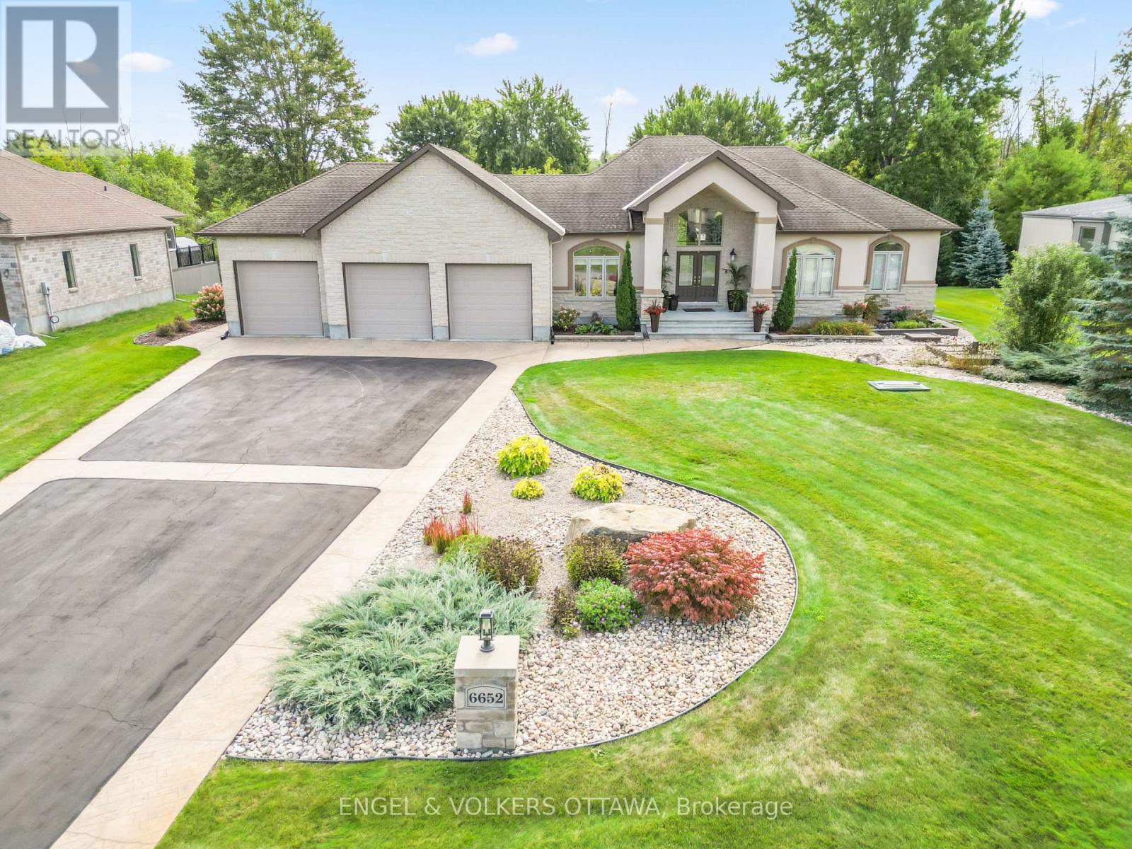 6652 Pebble Trail Way, Ottawa, Ontario  K4P 0B6 - Photo 2 - X13035582