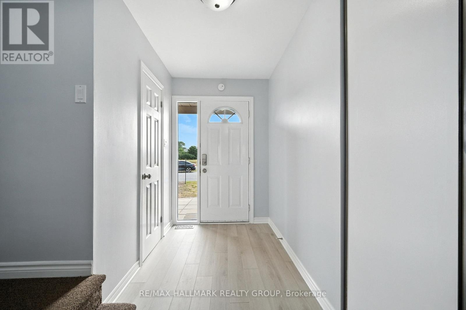 55 Fair Oaks Crescent, Ottawa, Ontario  K2G 4W3 - Photo 3 - X13035594