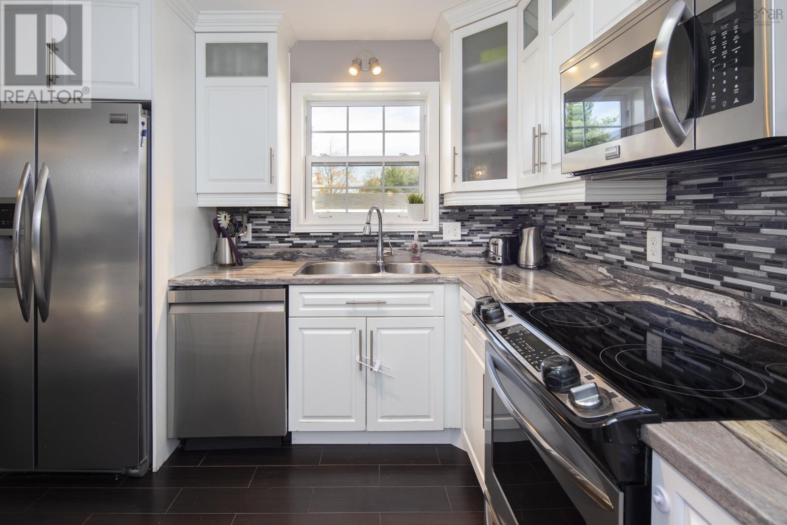 4 Evergreen Drive, Cole Harbour, Nova Scotia  B2W 4A7 - Photo 7 - 202608368