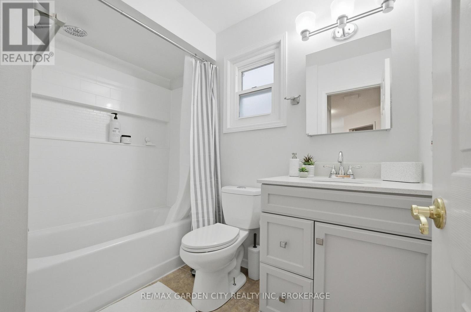 42 Jackson Court W, Welland, Ontario  L3C 7G2 - Photo 8 - X13035460