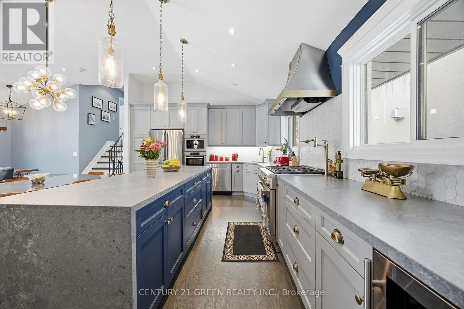 18 Winsdale Road, Toronto, Ontario  M9C 2W8 - Photo 8 - W12887870