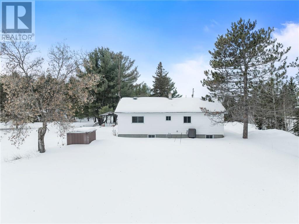 3665 Montpellier, Chelmsford, Ontario  P0M 1L0 - Photo 26 - 2126621