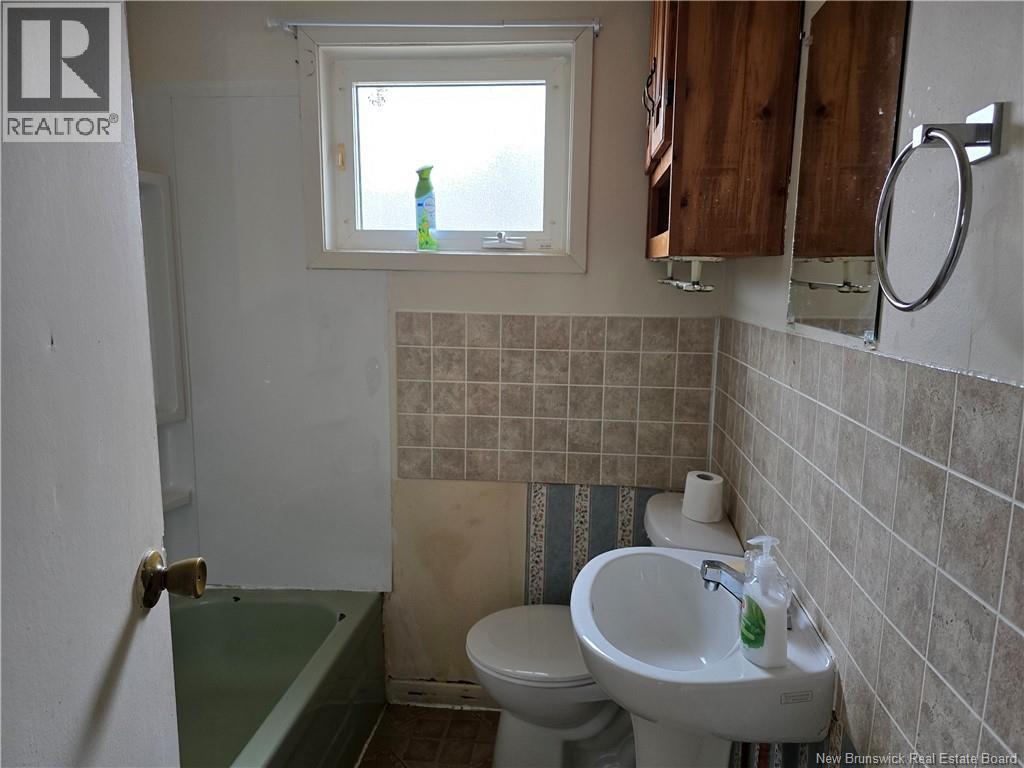 3370 Main, Belledune, New Brunswick  E8G 2N6 - Photo 10 - NB137613