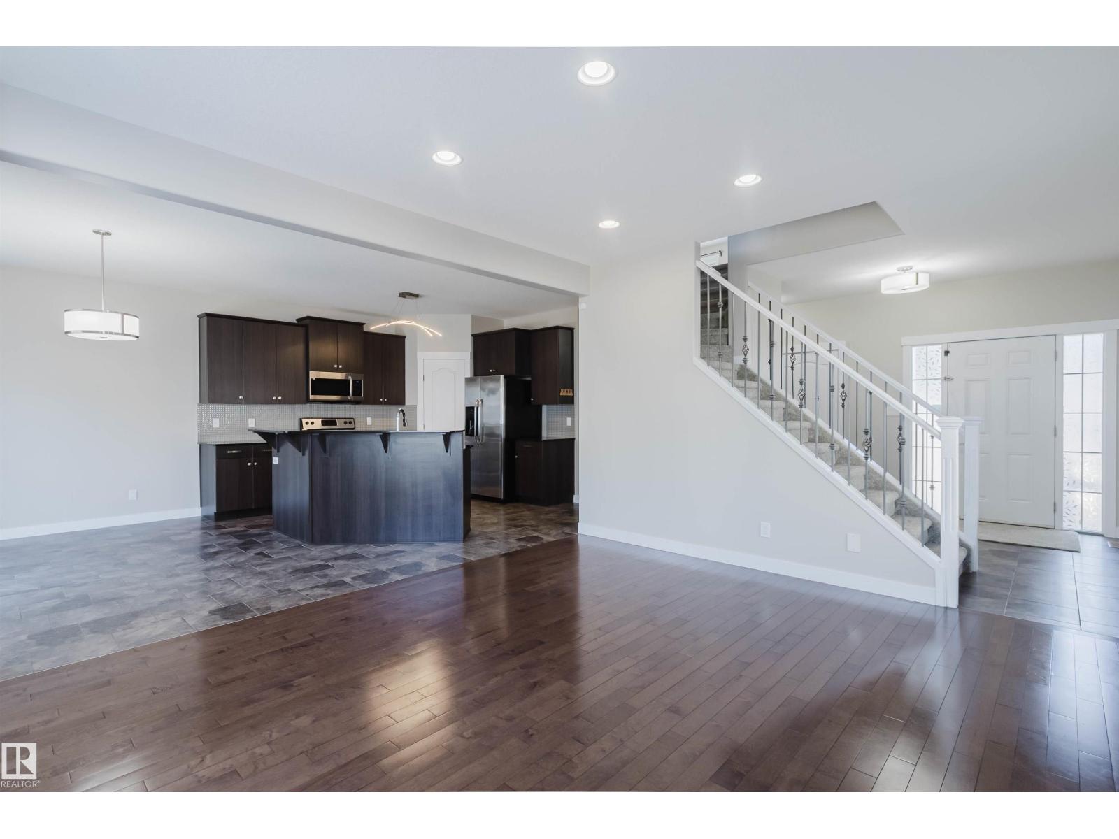 611 176 St Sw, Edmonton, Alberta  T6W 2G7 - Photo 4 - E4483736