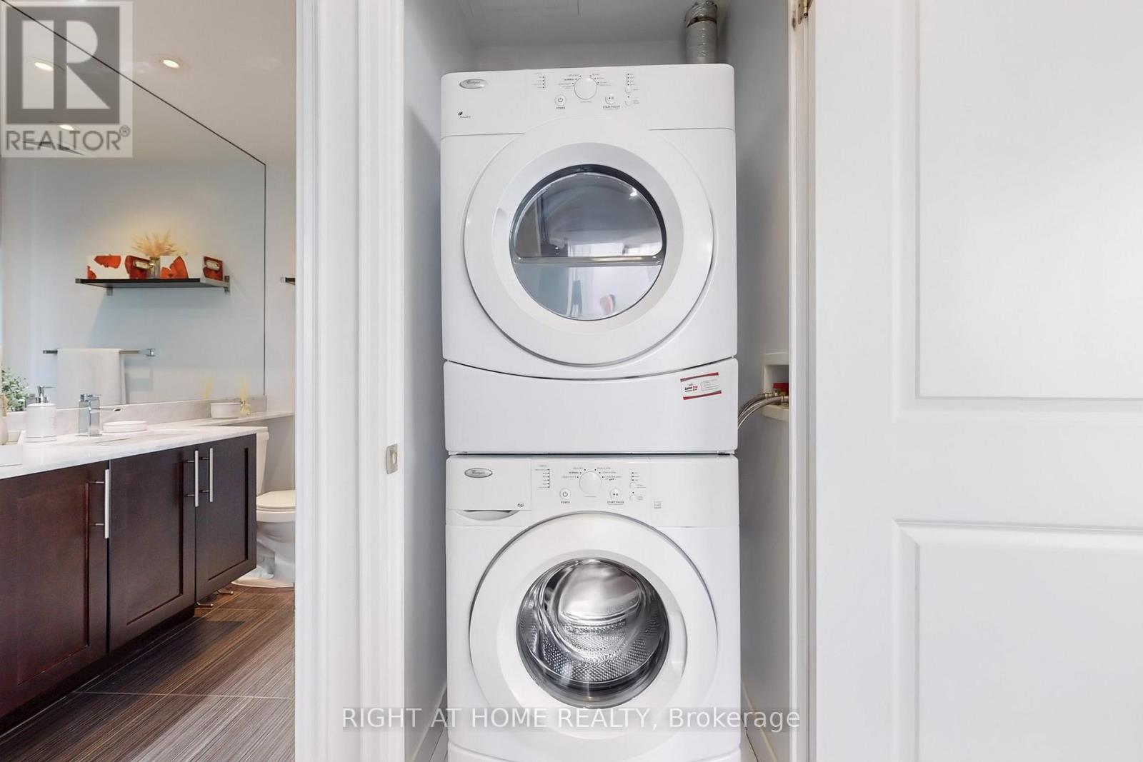 2415 - 125 Western Battery Road, Toronto, Ontario  M6K 3R8 - Photo 28 - C13035586