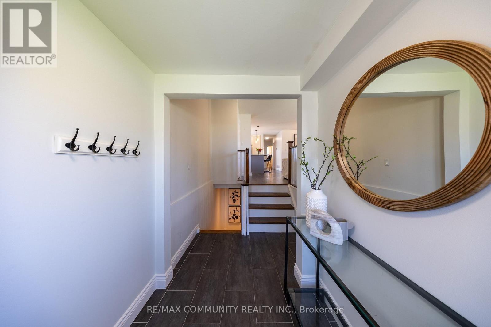 912 Walton Boulevard, Whitby, Ontario  L1N 3G5 - Photo 4 - E13035428