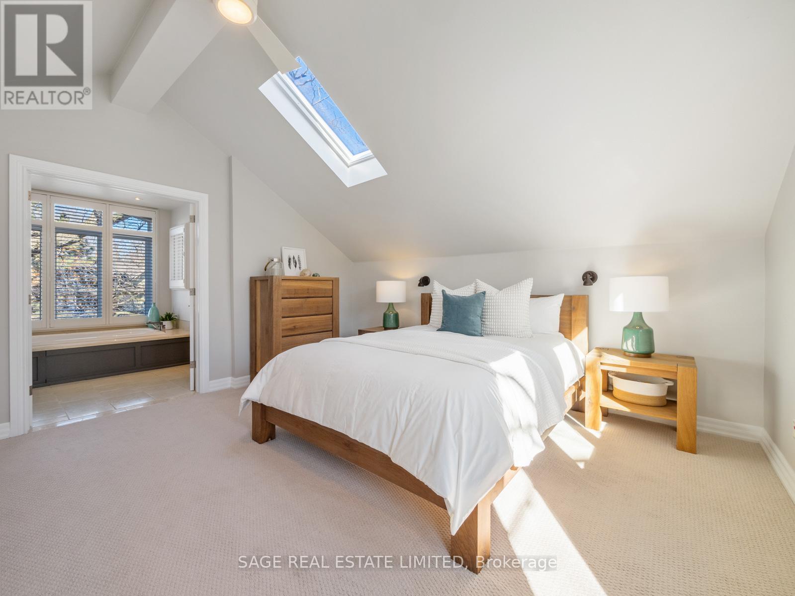 137 Willow Avenue, Toronto, Ontario  M4E 3K4 - Photo 19 - E13035512