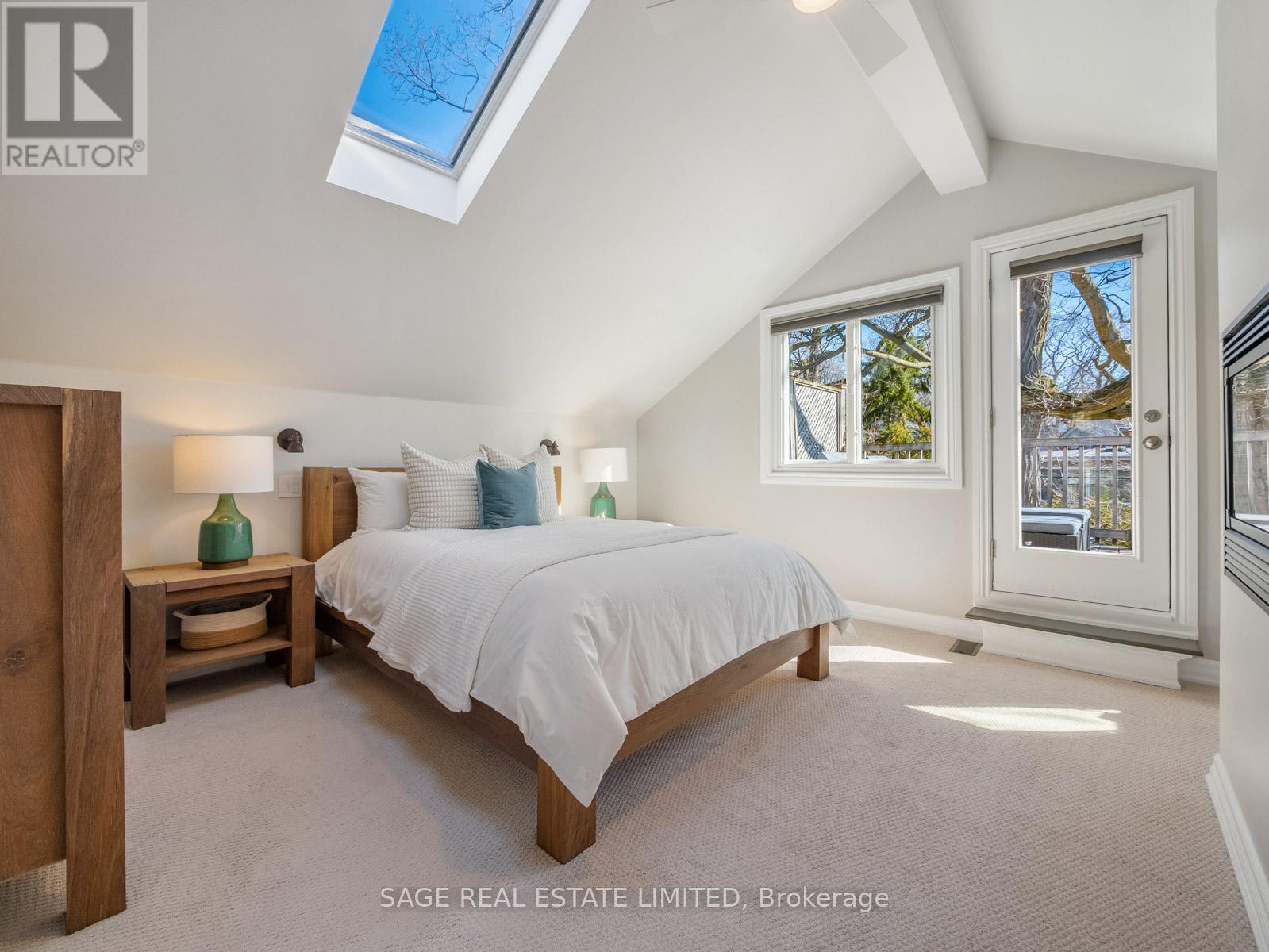 137 Willow Avenue, Toronto, Ontario  M4E 3K4 - Photo 20 - E13035512