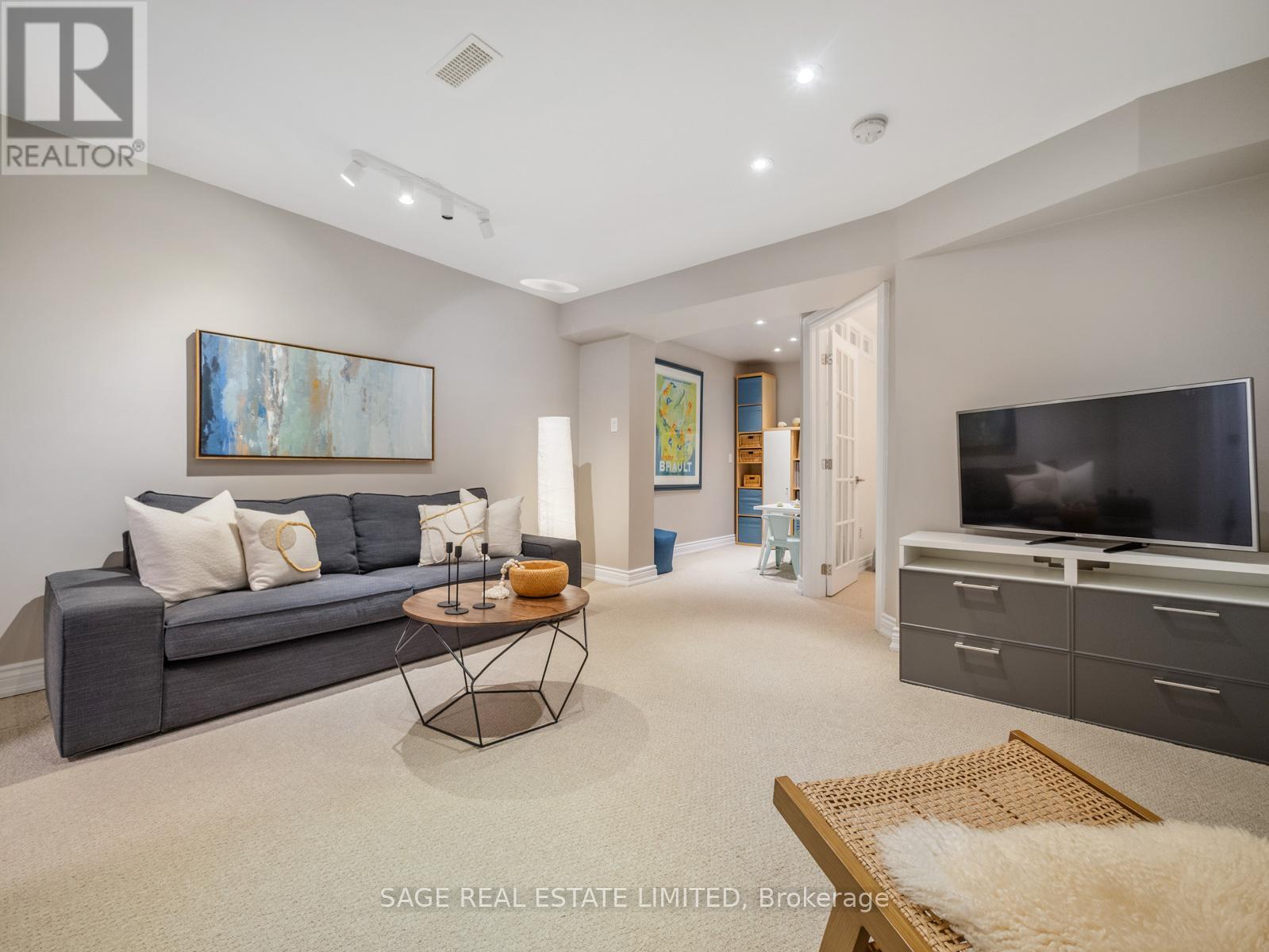 137 Willow Avenue, Toronto, Ontario  M4E 3K4 - Photo 26 - E13035512