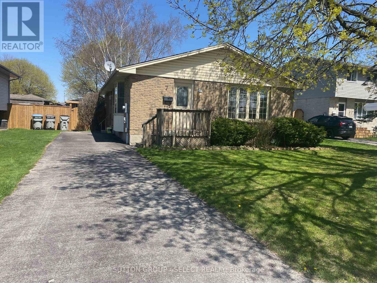 7 ARVA COURT, Strathroy-Caradoc, Ontario