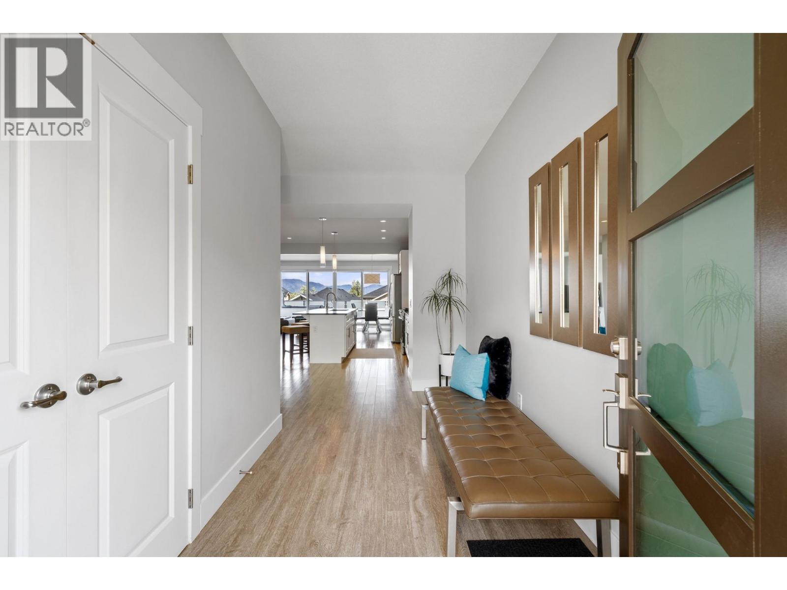 1260 Snowberry Avenue, Kelowna, British Columbia  V1W 5K7 - Photo 18 - 10382014