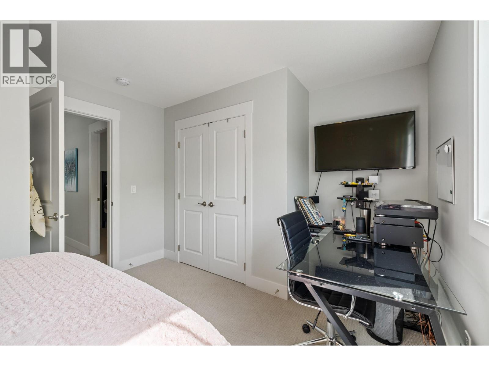 1260 Snowberry Avenue, Kelowna, British Columbia  V1W 5K7 - Photo 31 - 10382014