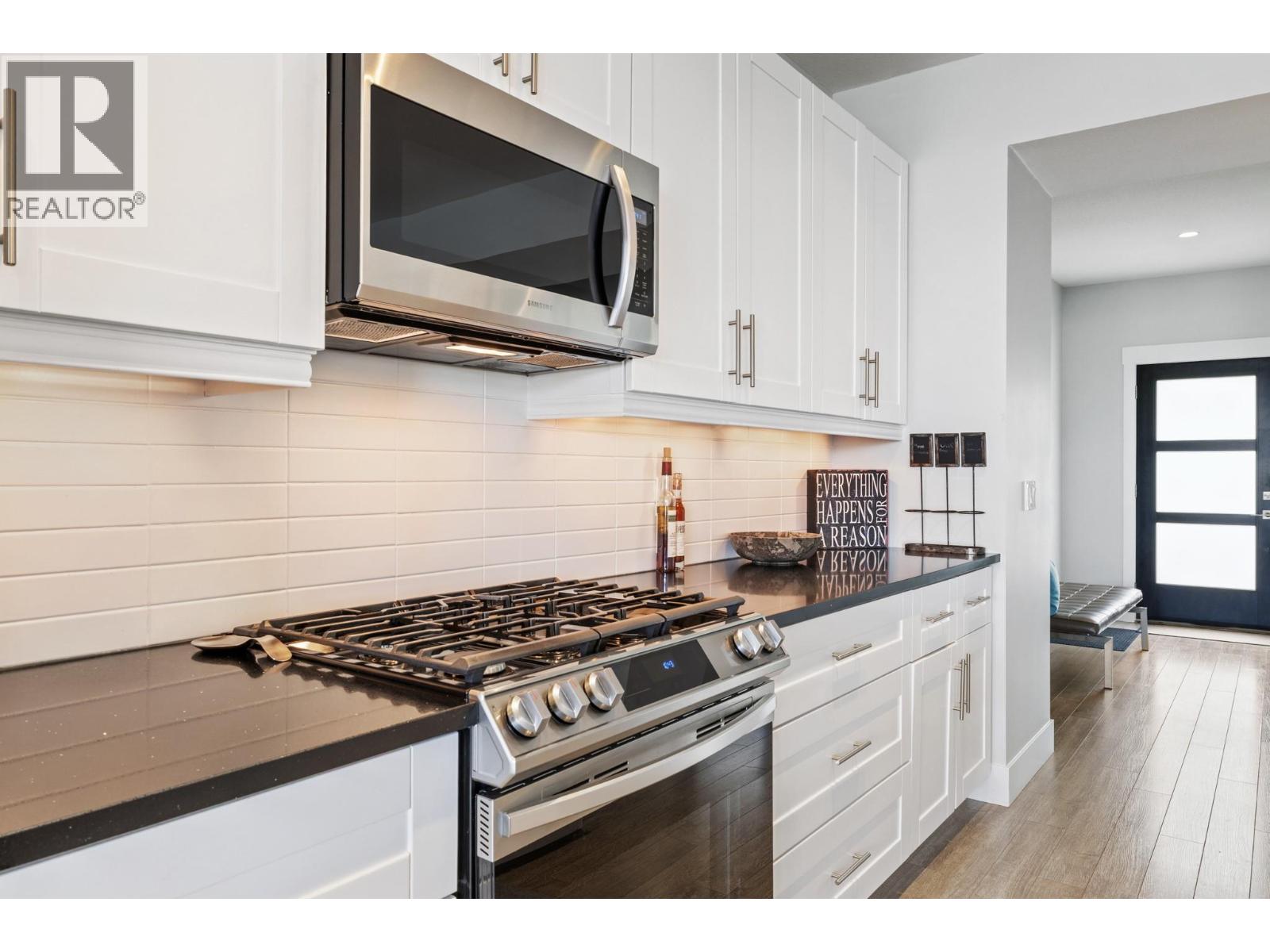 1260 Snowberry Avenue, Kelowna, British Columbia  V1W 5K7 - Photo 6 - 10382014