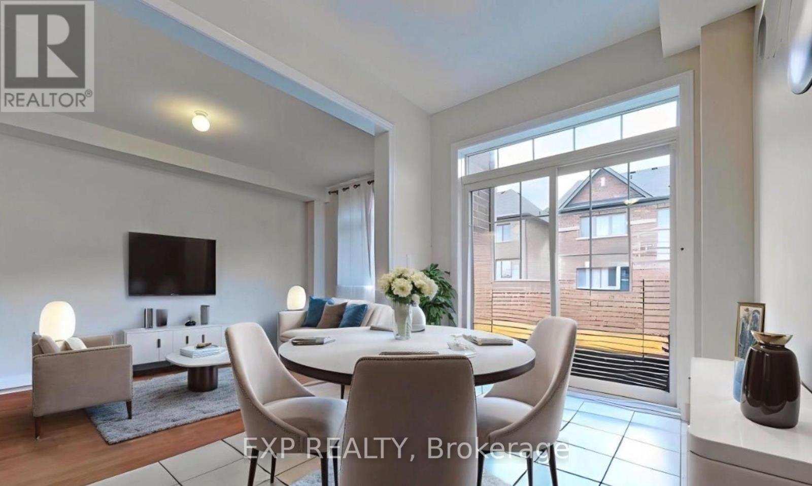 625 Sweetwater Crescent, Newmarket, Ontario  L3X 0H5 - Photo 2 - N13035424