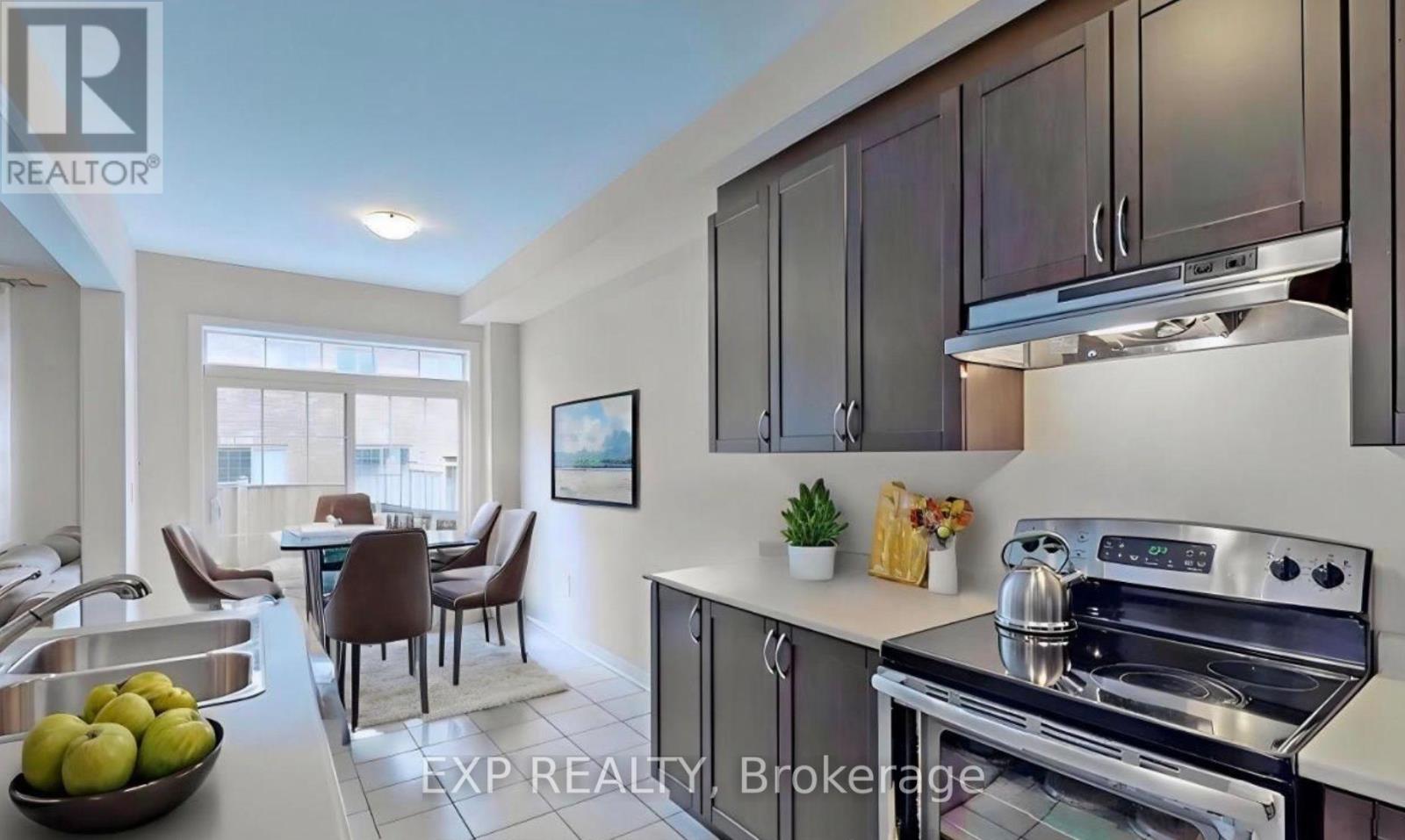 625 Sweetwater Crescent, Newmarket, Ontario  L3X 0H5 - Photo 4 - N13035424