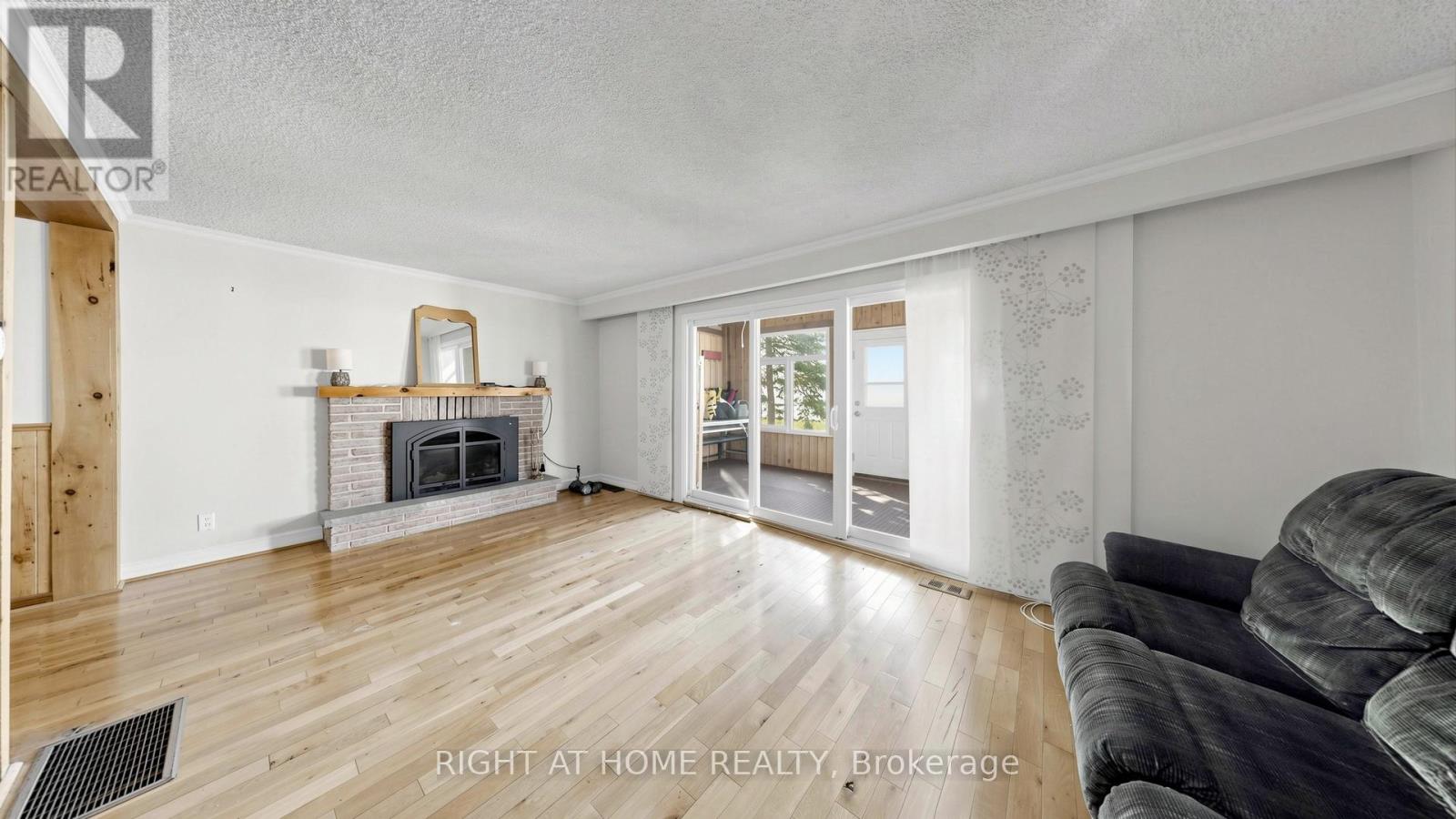 36 Shirlea Boulevard, Georgina, Ontario  L4P 1K9 - Photo 17 - N13035458