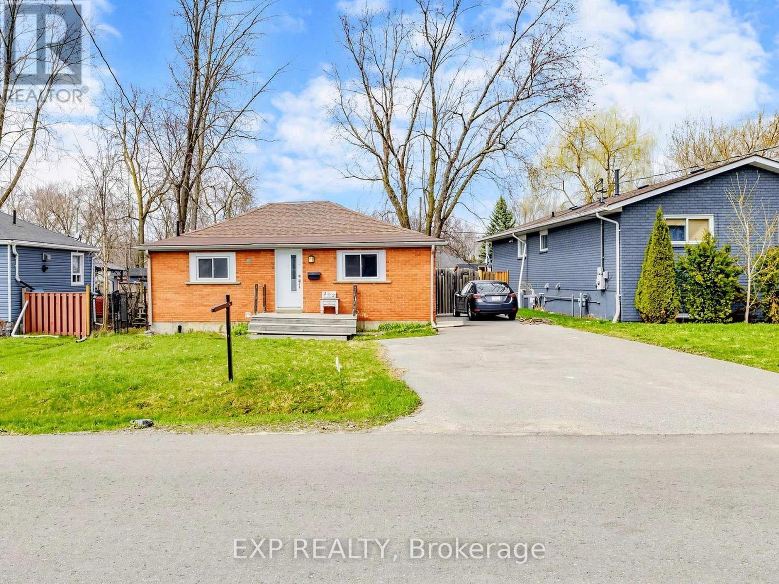 262 Woodycrest Avenue, Georgina, Ontario  L4P 2W2 - Photo 1 - N13035464