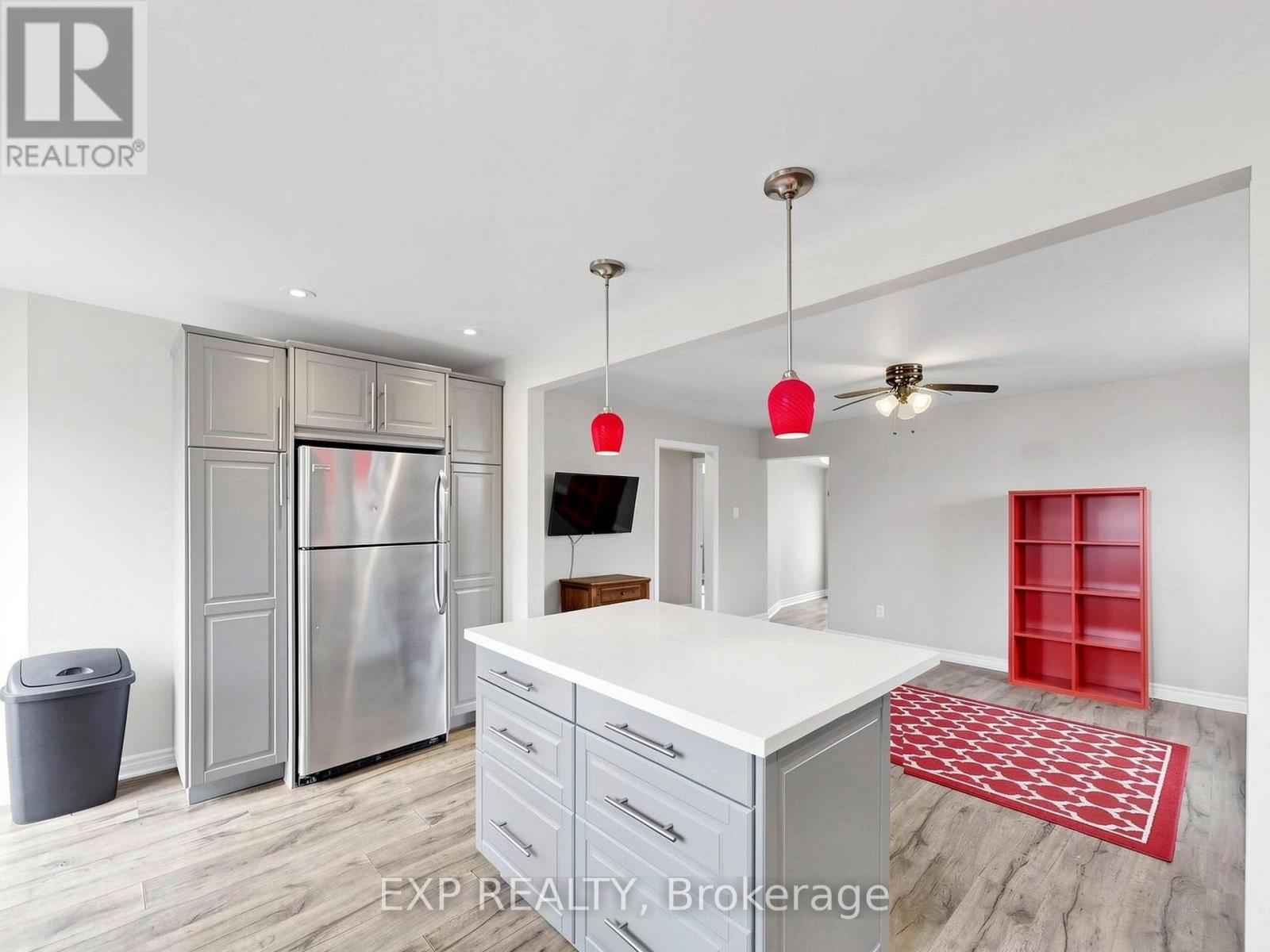 262 Woodycrest Avenue, Georgina, Ontario  L4P 2W2 - Photo 15 - N13035464