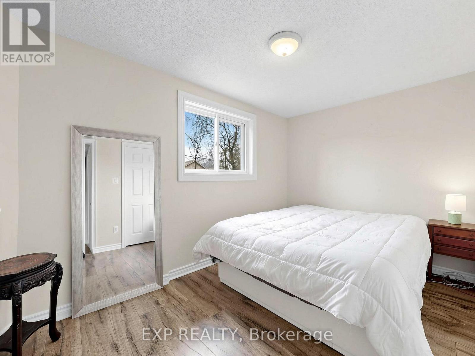 262 Woodycrest Avenue, Georgina, Ontario  L4P 2W2 - Photo 17 - N13035464