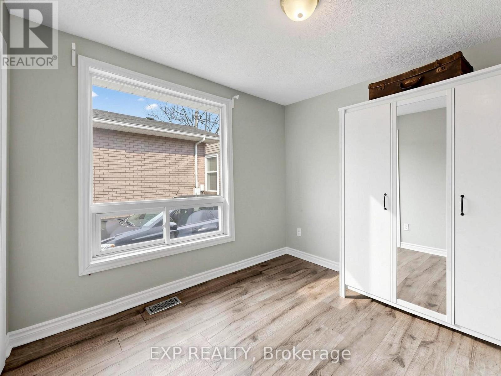 262 Woodycrest Avenue, Georgina, Ontario  L4P 2W2 - Photo 21 - N13035464