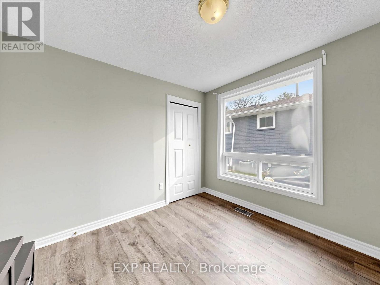 262 Woodycrest Avenue, Georgina, Ontario  L4P 2W2 - Photo 23 - N13035464