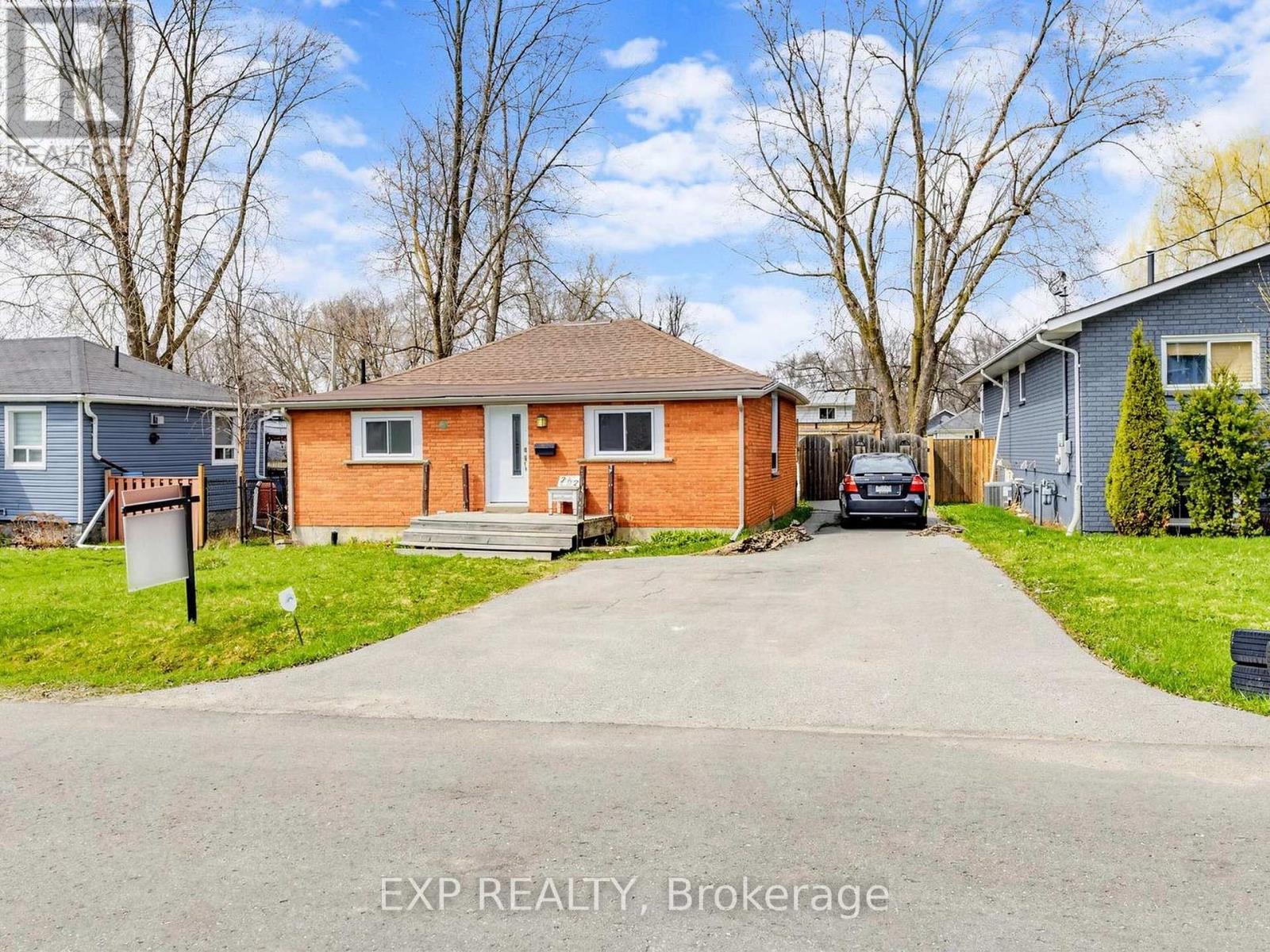 262 Woodycrest Avenue, Georgina, Ontario  L4P 2W2 - Photo 3 - N13035464