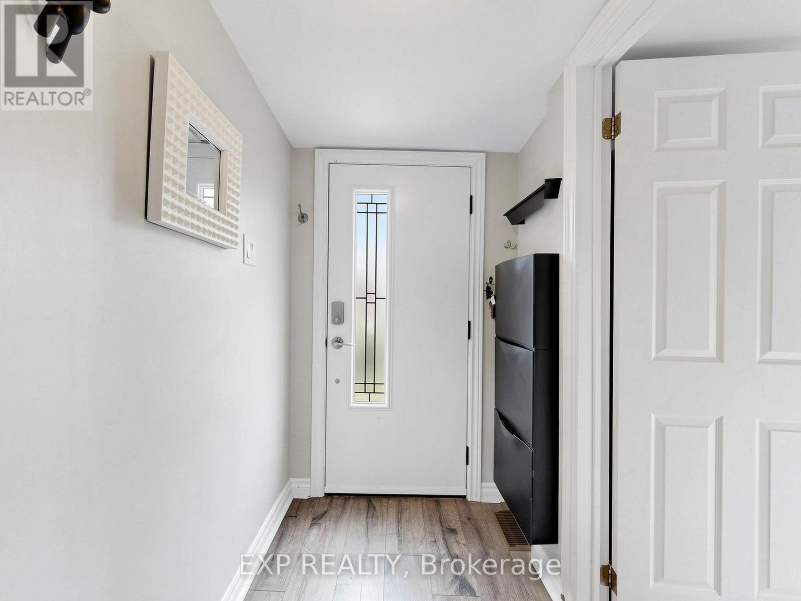 262 Woodycrest Avenue, Georgina, Ontario  L4P 2W2 - Photo 5 - N13035464