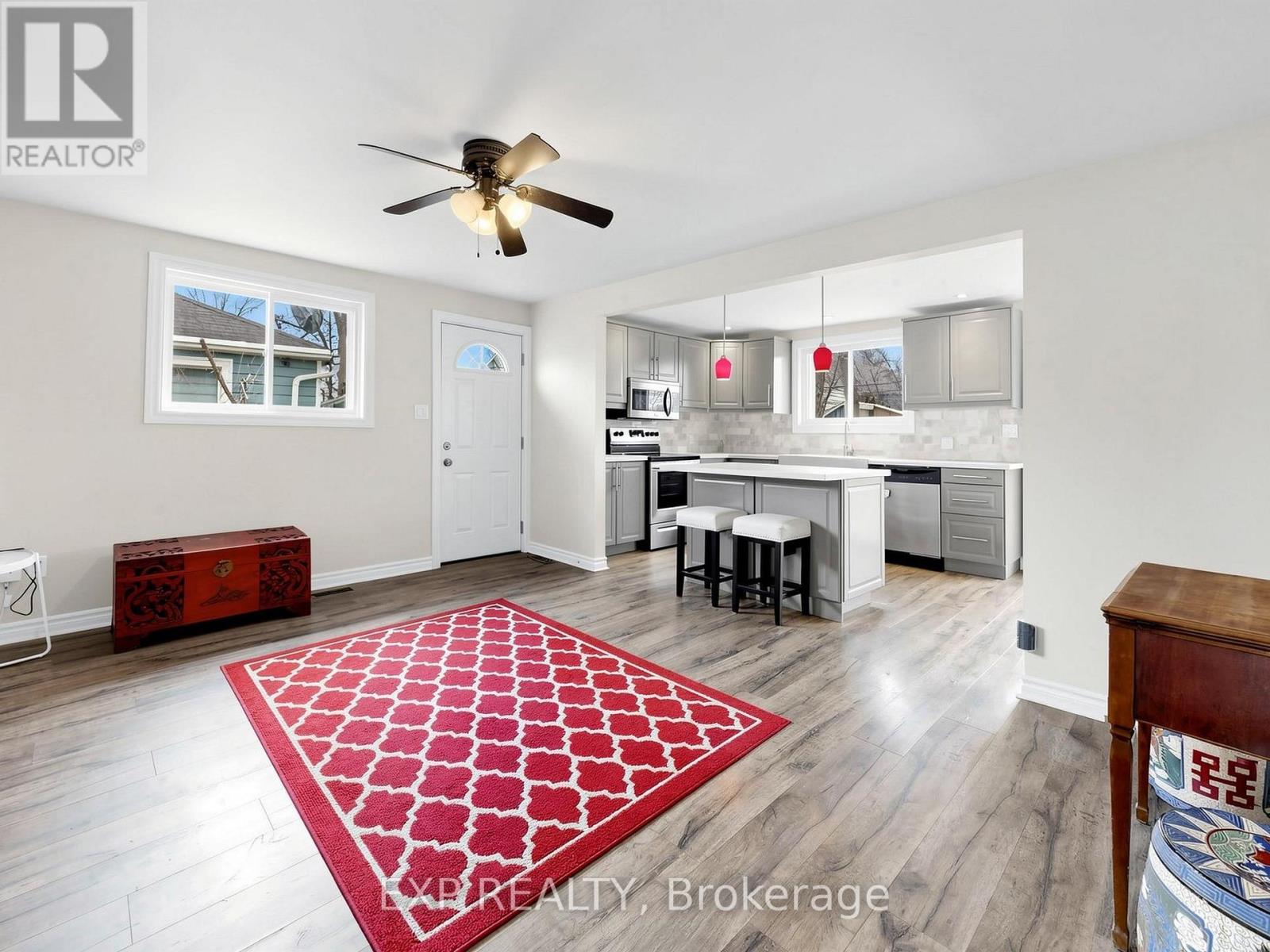 262 Woodycrest Avenue, Georgina, Ontario  L4P 2W2 - Photo 6 - N13035464