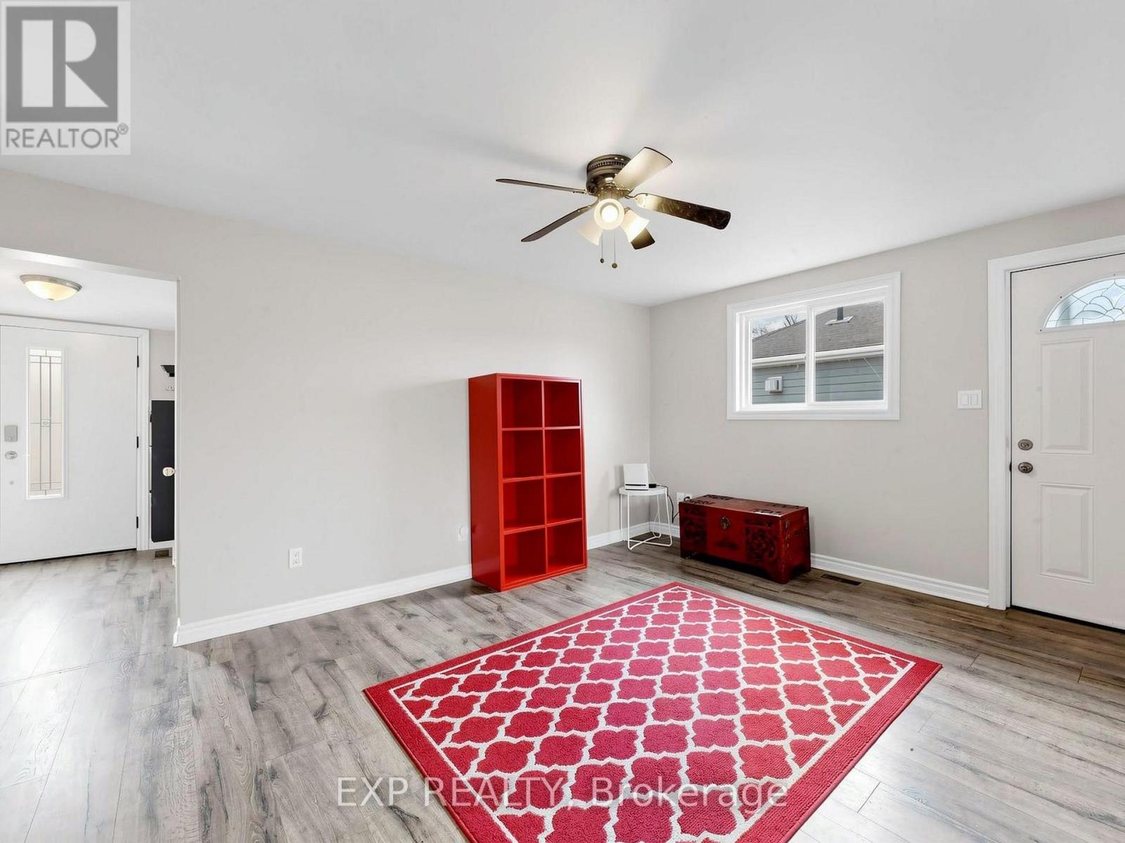 262 Woodycrest Avenue, Georgina, Ontario  L4P 2W2 - Photo 8 - N13035464