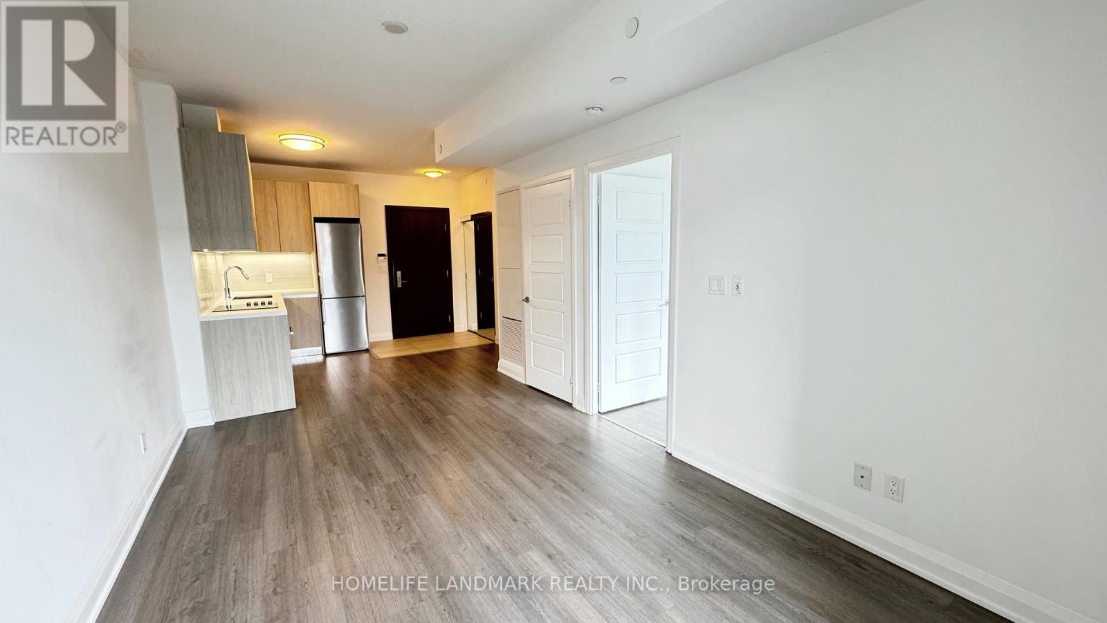 732 - 15 Water Walk Drive, Markham, Ontario  L6G 0G2 - Photo 4 - N13035468