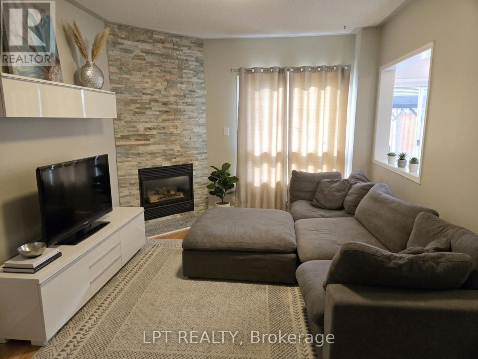 249 Rushbrook Drive, Newmarket, Ontario  L3X 2E3 - Photo 7 - N13035488