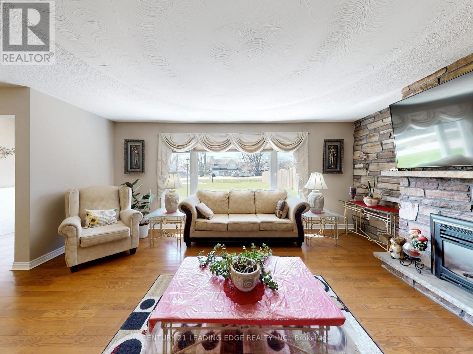 53 Metro Road N, Georgina, Ontario  L4P 1C1 - Photo 12 - N13035496