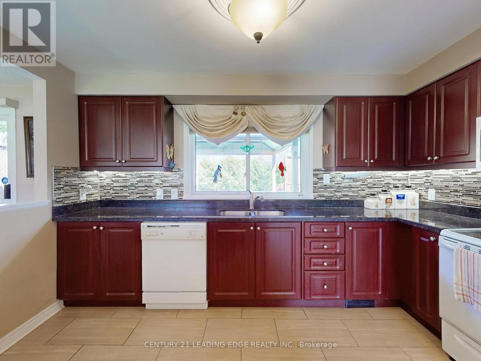 53 Metro Road N, Georgina, Ontario  L4P 1C1 - Photo 16 - N13035496