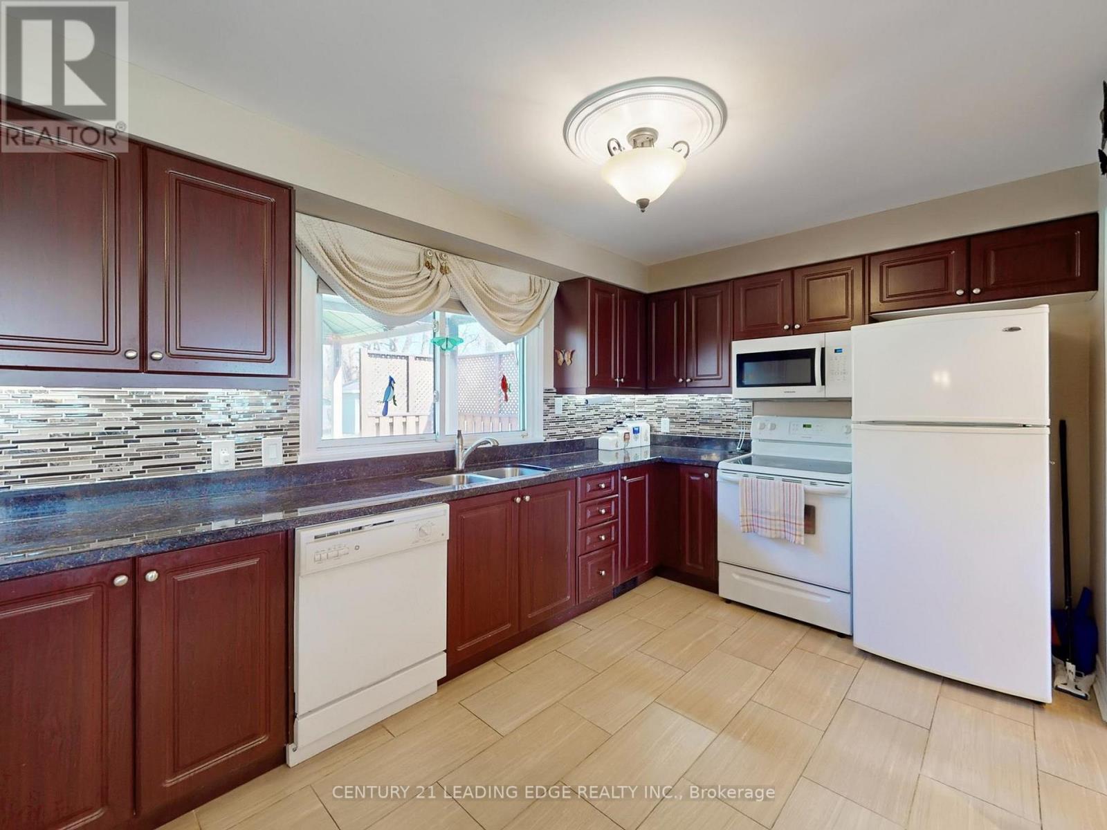 53 Metro Road N, Georgina, Ontario  L4P 1C1 - Photo 17 - N13035496