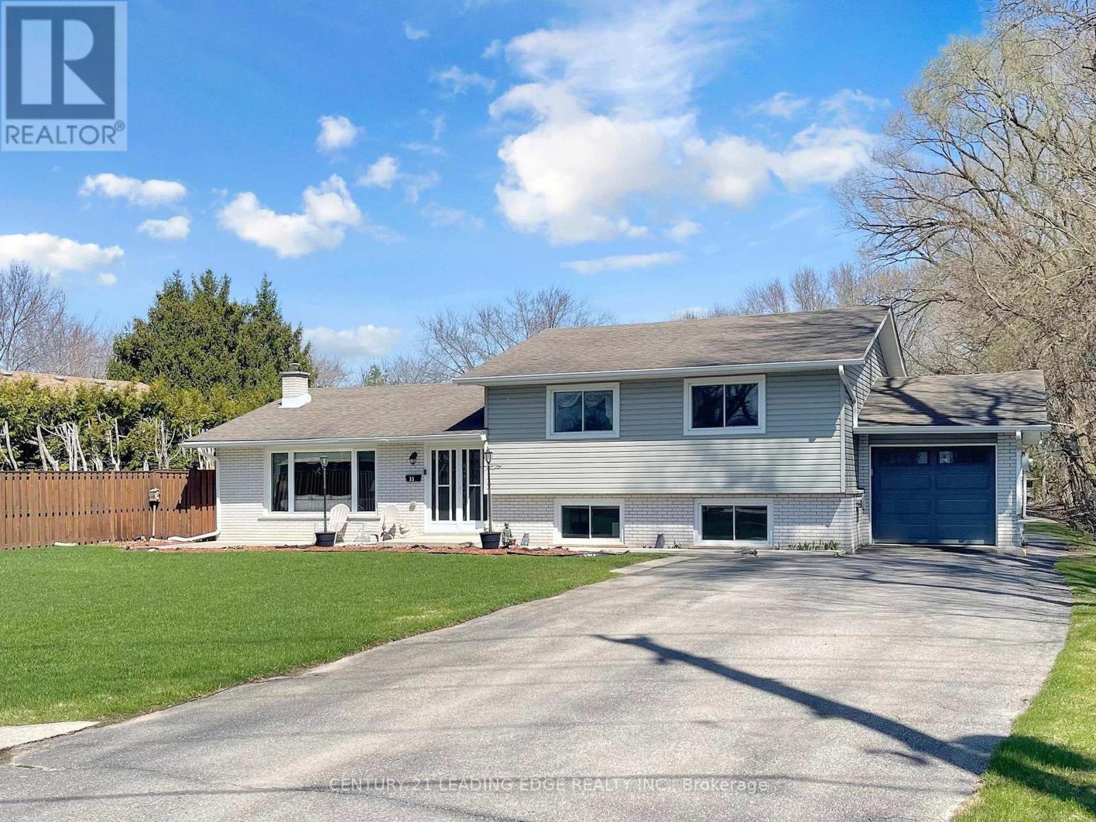 53 Metro Road N, Georgina, Ontario  L4P 1C1 - Photo 4 - N13035496