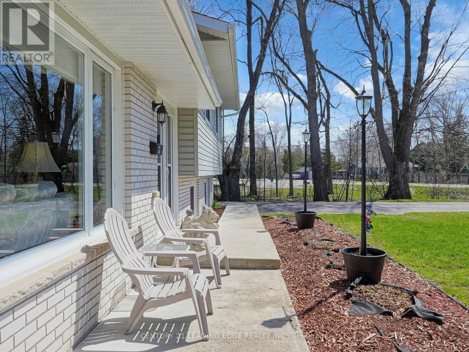 53 Metro Road N, Georgina, Ontario  L4P 1C1 - Photo 6 - N13035496