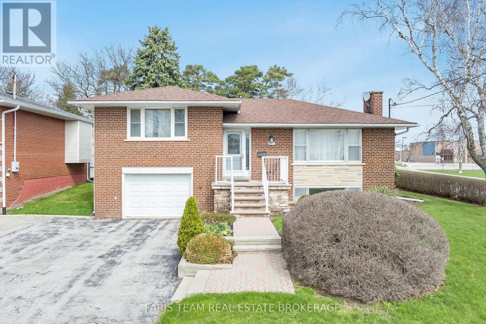 107 Scanlon Avenue, Bradford West Gwillimbury, Ontario  L3Z 1G6 - Photo 2 - N13035546